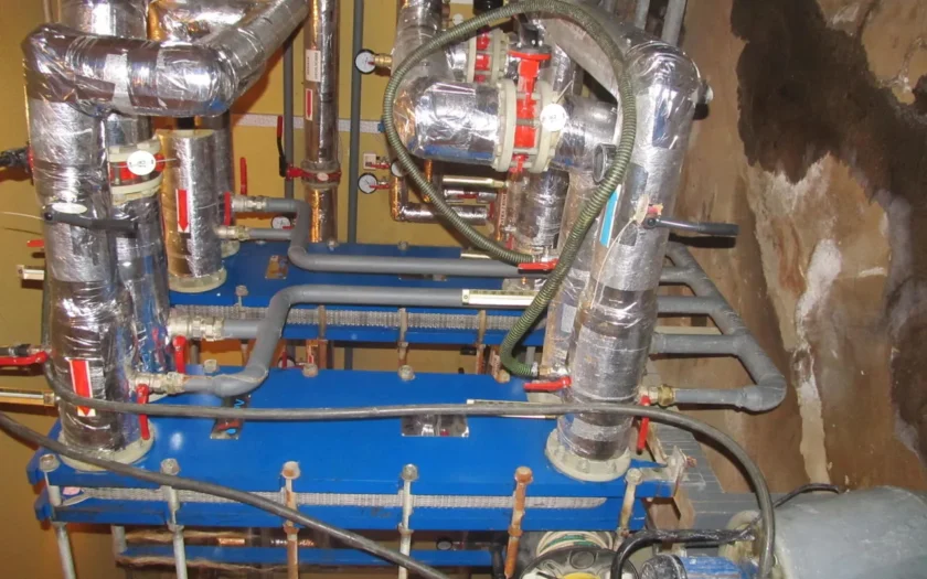 Профессиональная промывка пластинчатых теплообменников в Санкт-Петербурге: эффективно и без лишнего простоя